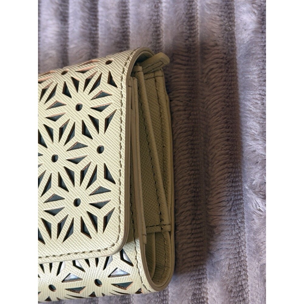 Tory Burch Robinson Floral Perforated Medium Wallet Mint Julep - Picture 2 of 16